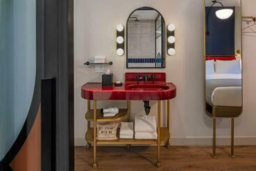 هتل Moxy Nyc Lower East Side