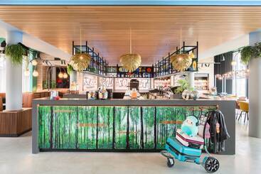 هتل Moxy Paris Val D Europe
