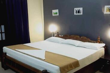 هتل O Cardamom Rock Inn