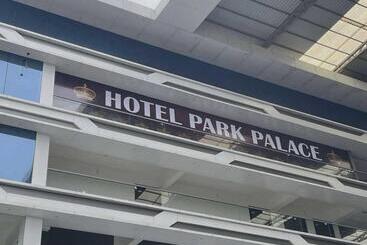 هتل Pop 91562 Park Palace