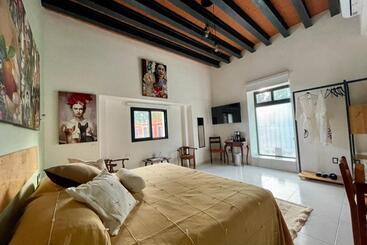 Larimar Gallery Y Hotel Boutique