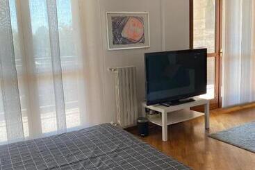 پانسیون Bedandbreakfast Eni Torri Lombarde San Donato Bbqueen