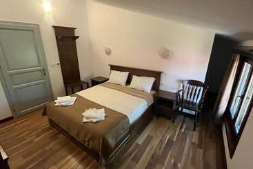 پانسیون Casa De Vacanta Tara