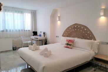 پانسیون Hostal Aires Del Mar