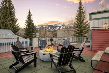 Holly By Avantstay In The Heart Of Breckenridge W Hot Tub Game Room Roof Top Patio