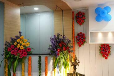 هتل Sushmitha Inn