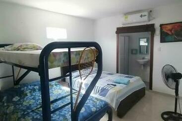 پانسیون Habitaciones Y Apartamento Fania