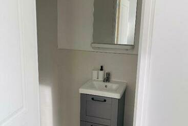 Rdc Cozy Central Flat/free Parking