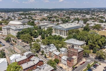 Trendy Fairmount Gem 5 Star Location, Roof Deck, Parking, Gr8 For Families
