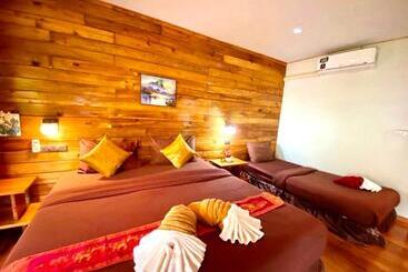 هتل Coconut Lanta Resort @klong Dow Beach