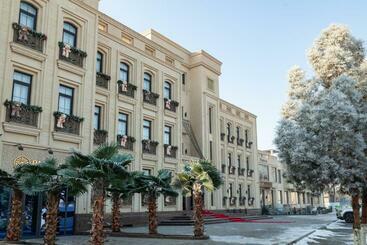 هتل Paradise Plaza Luxury