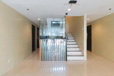 هتل Urbanview At San Antonio S Place Sampaloc Manila