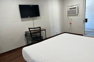 Lanai Motel