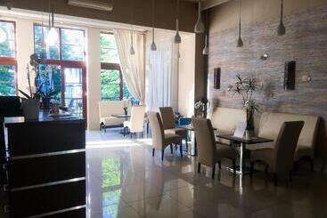 پانسیون Room In Guest Room   Valensija   Large Suite