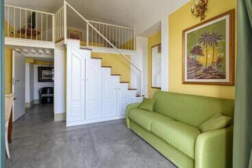 پانسیون Suites Luisa Sanfelice
