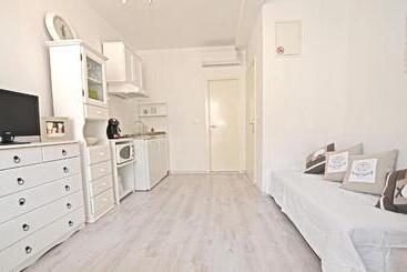 پانسیون Tinel Rooms Old City Center