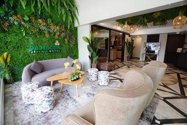 تختخواب و صبحانه Dê Moccis Boutique