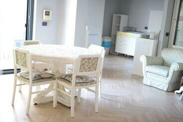 تختخواب و صبحانه Loft 33