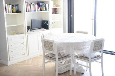 تختخواب و صبحانه Loft 33