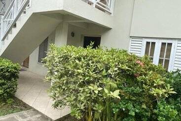Finest Accommodation Renfrew Place 1 Bedroom Apt # 42 New Kgn 4  12 Renfrew Rd