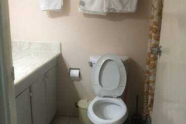 Finest Accommodation Renfrew Place 1 Bedroom Apt # 42 New Kgn 4  12 Renfrew Rd