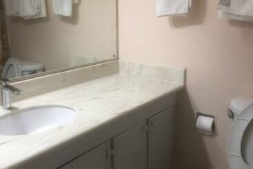 Finest Accommodation Renfrew Place 1 Bedroom Apt # 42 New Kgn 4  12 Renfrew Rd