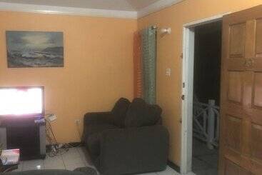 Finest Accommodation Renfrew Place 1 Bedroom Apt # 42 New Kgn 4  12 Renfrew Rd