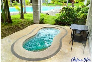 هتل Chateau Bleu Resort