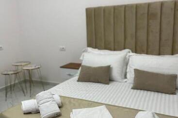 هتل Golden Hill Ksamil