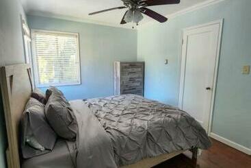 Modern 4 Bed Bungalow San Leandro Oakland Airport Washerdryer Ideal For Long Term Stay