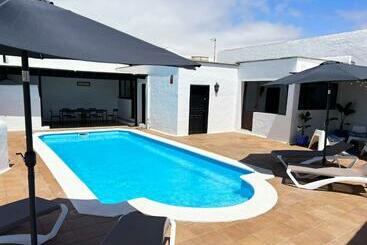 Nazaret Villa With Heated Pool