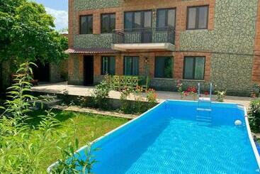 بنسيون Eco Park Resort