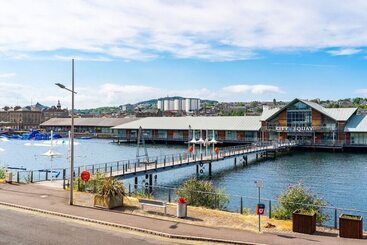 Quayside Apartment