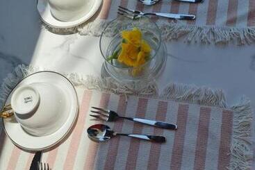B&b Champagne, Vlore Bay