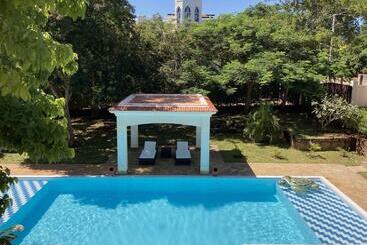 تختخواب و صبحانه Hilda S Homestay