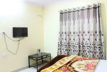 ベッドアンドブレックファースト Hirai Palace, Mahabaleshwar