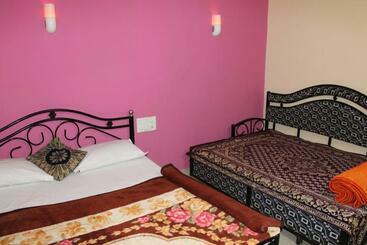 تختخواب و صبحانه Hirai Palace, Mahabaleshwar