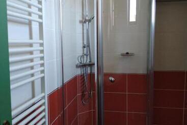 تختخواب و صبحانه Jaubertie Guesthouse