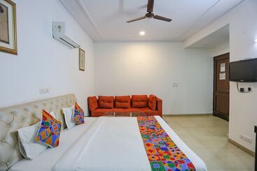 Fabhotel Grand Palace