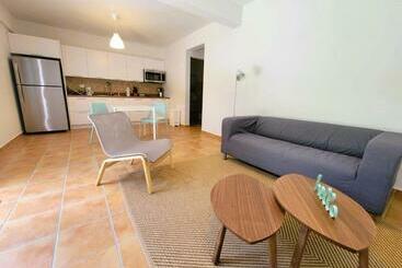 هتل Casa Al Mare #3 1 Bdr 4 Min Walk To Sandy Beach