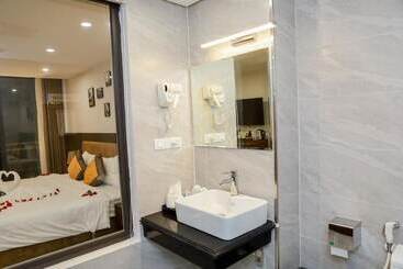 هتل H&t Luxury