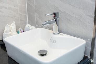 هتل H&t Luxury