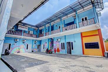 هتل Oyo 91404 Kost Syahira
