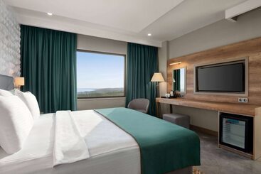 هتل Ramada Resort By Wyndham Kizkalesi