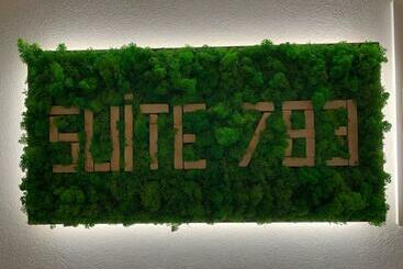 Suite 783 Bed And Breakfast