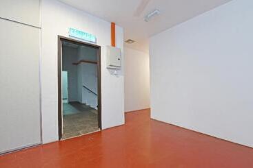 هتل Capital O 90556  Cherita Rooms