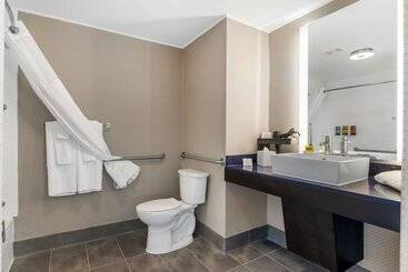 هتل Glo Best Western Pooler   Savannah Airport