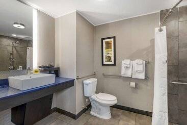 هتل Glo Best Western Pooler   Savannah Airport