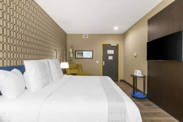 هتل Glo Best Western Pooler   Savannah Airport