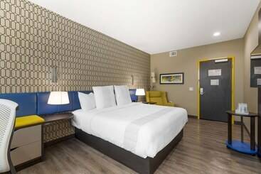 هتل Glo Best Western Pooler   Savannah Airport
